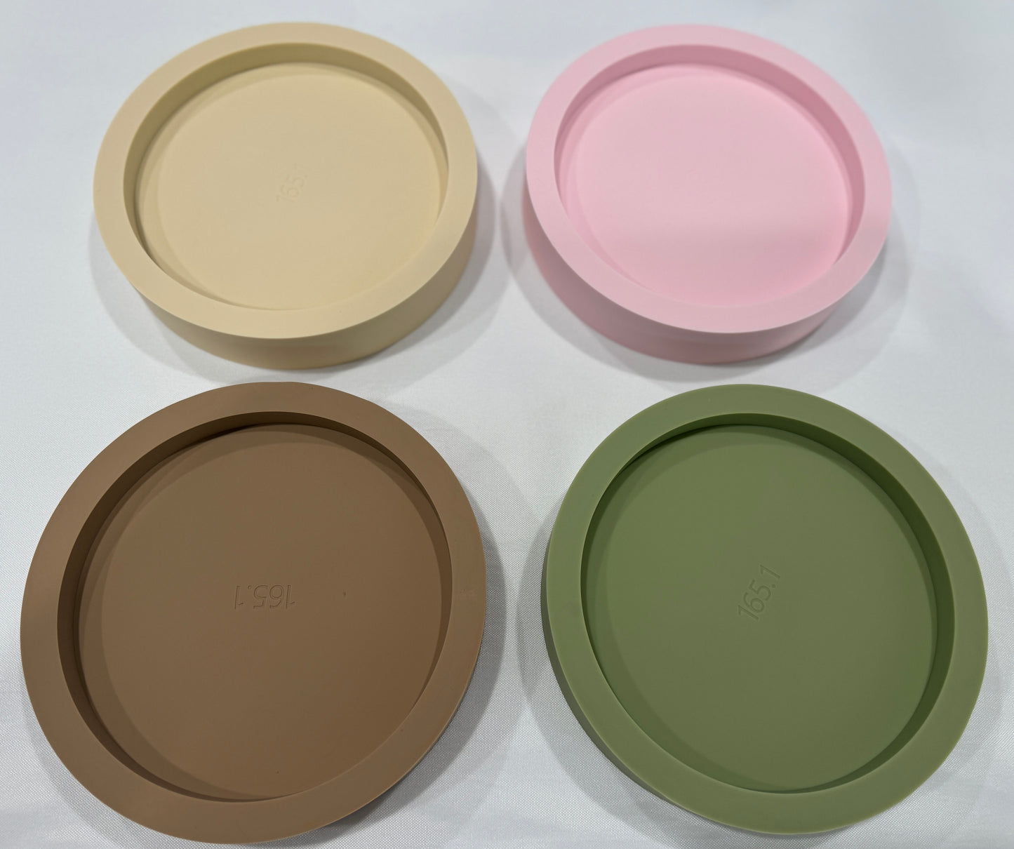 Small Round Silicone Base NoiNoi 6.5" Sage Green