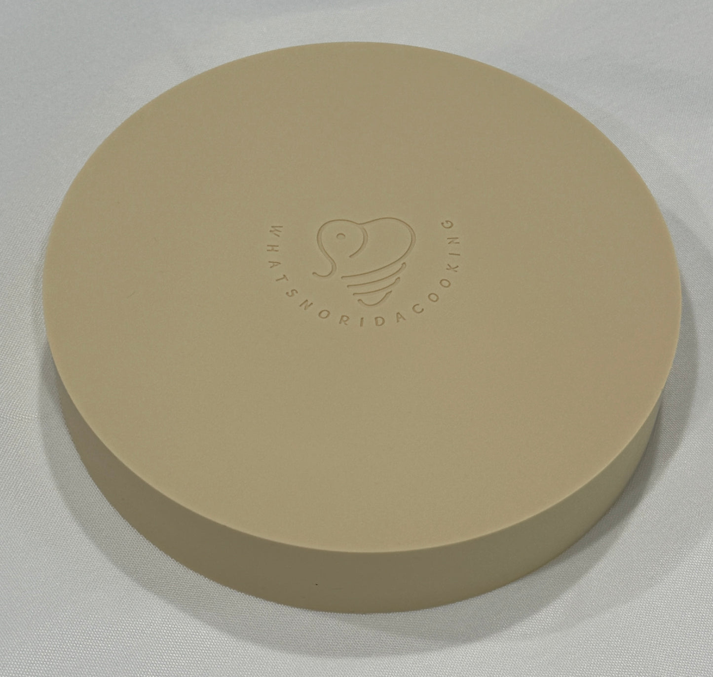 Small Round Silicone Base NoiNoi 6.5" ButterCream